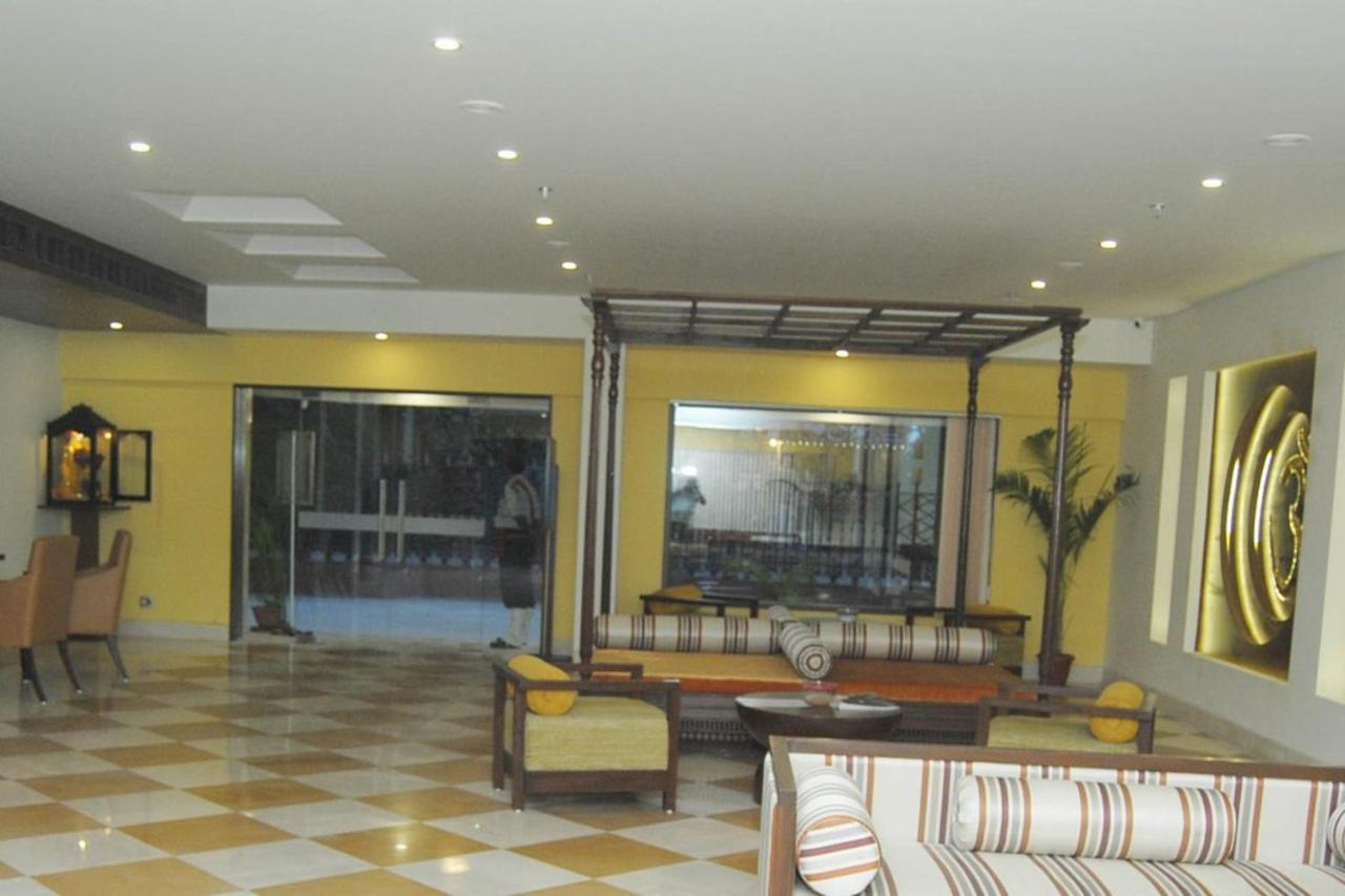 Hotel Abigail Goradia'S Ширди Экстерьер фото