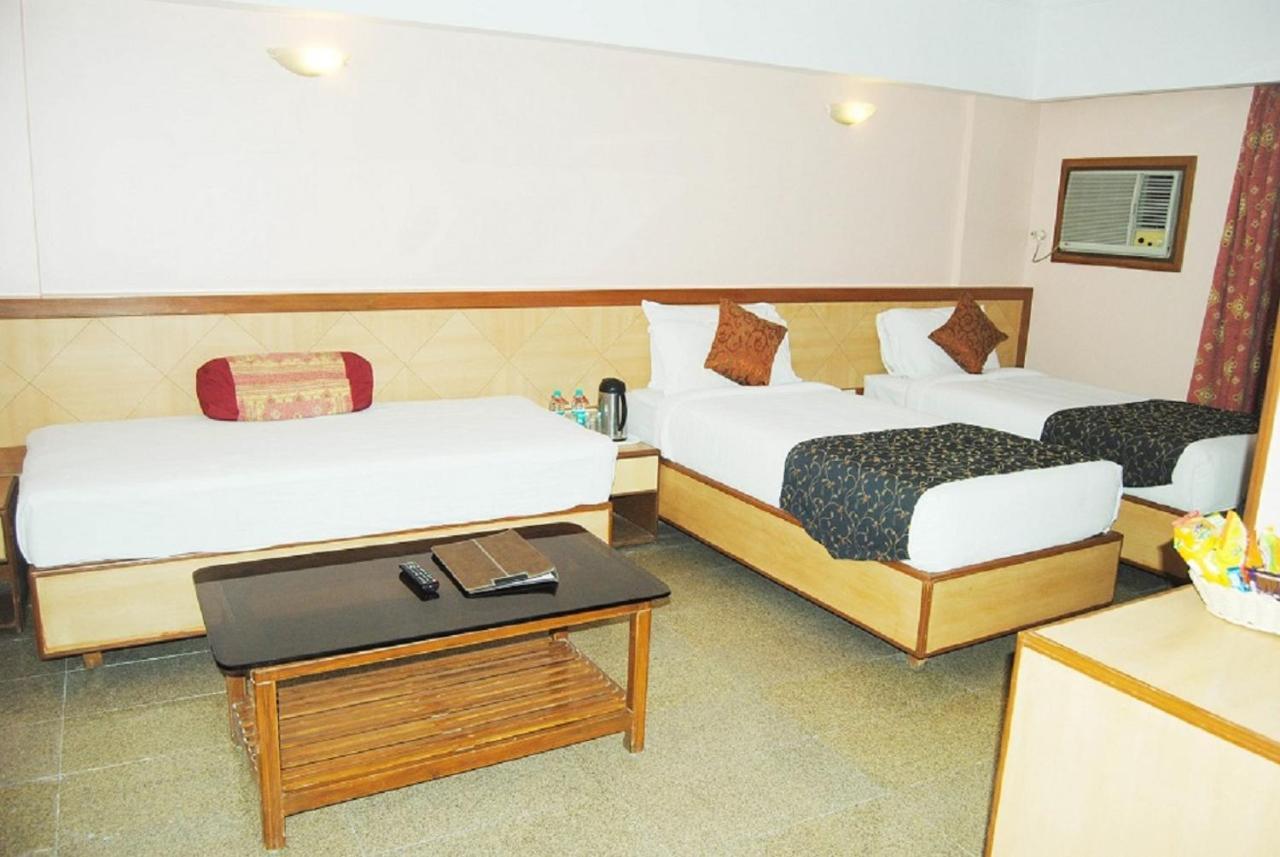 Hotel Abigail Goradia'S Ширди Экстерьер фото