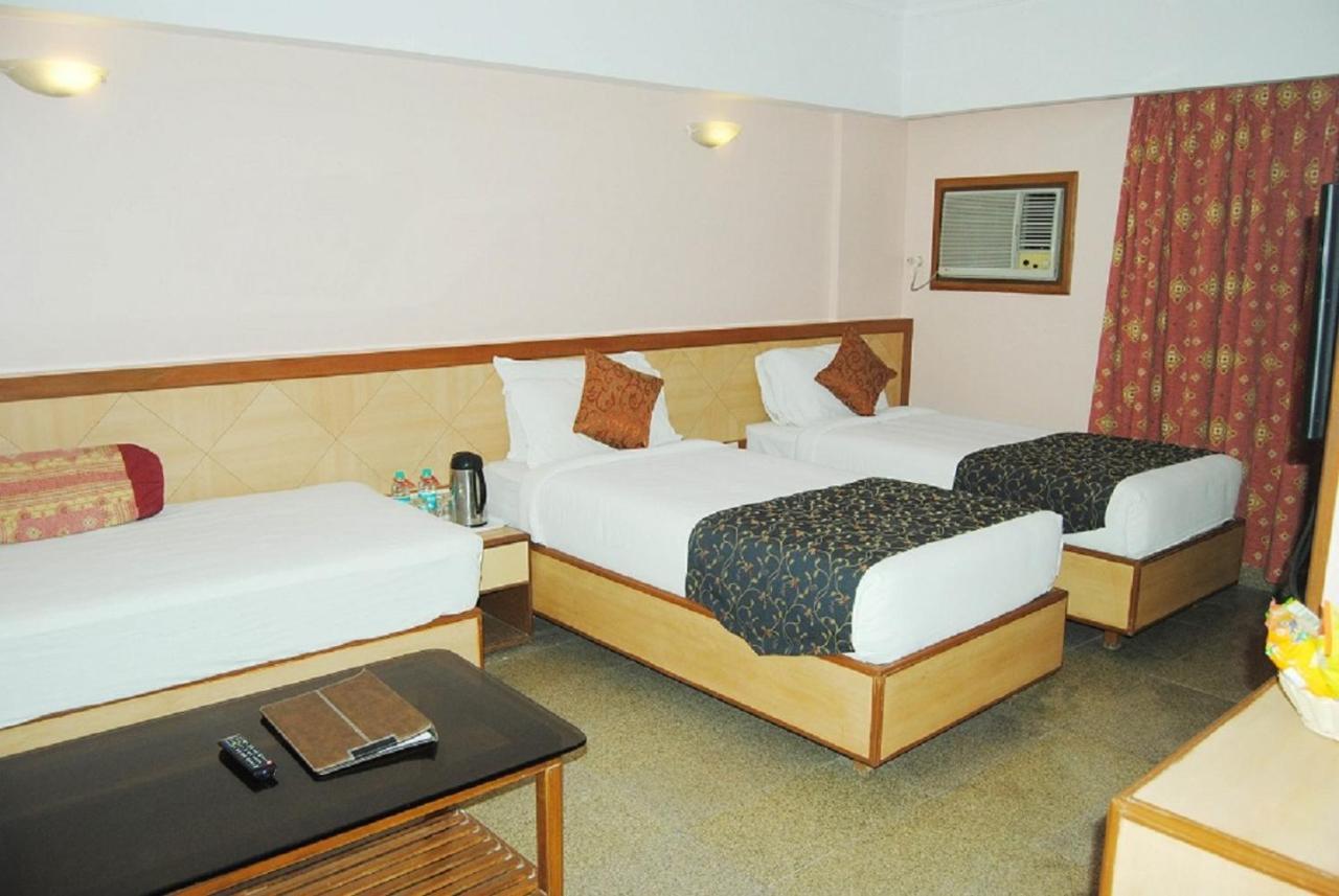 Hotel Abigail Goradia'S Ширди Экстерьер фото
