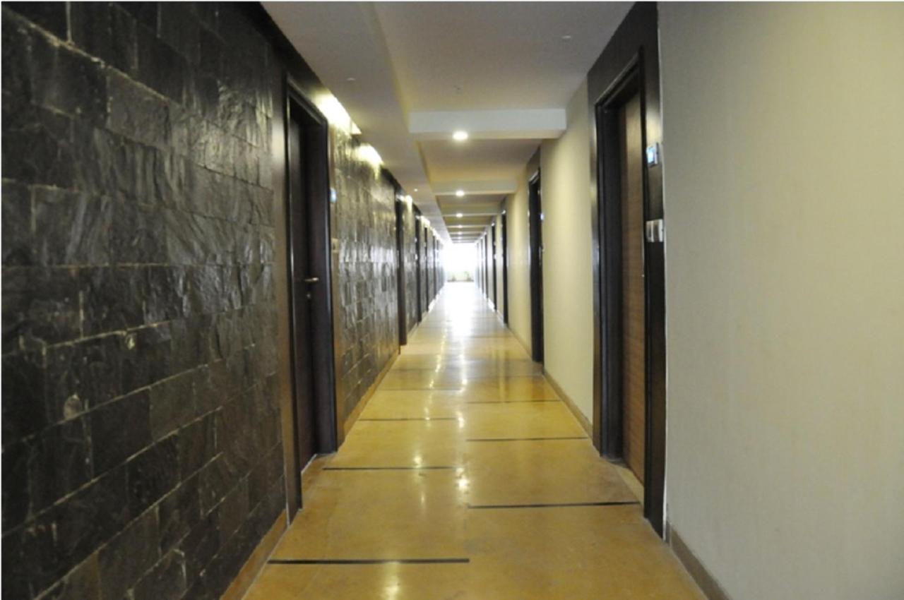 Hotel Abigail Goradia'S Ширди Экстерьер фото