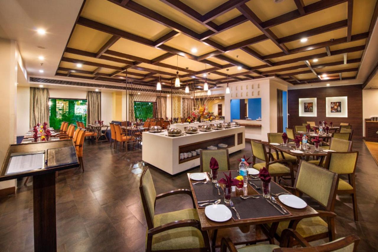 Hotel Abigail Goradia'S Ширди Экстерьер фото