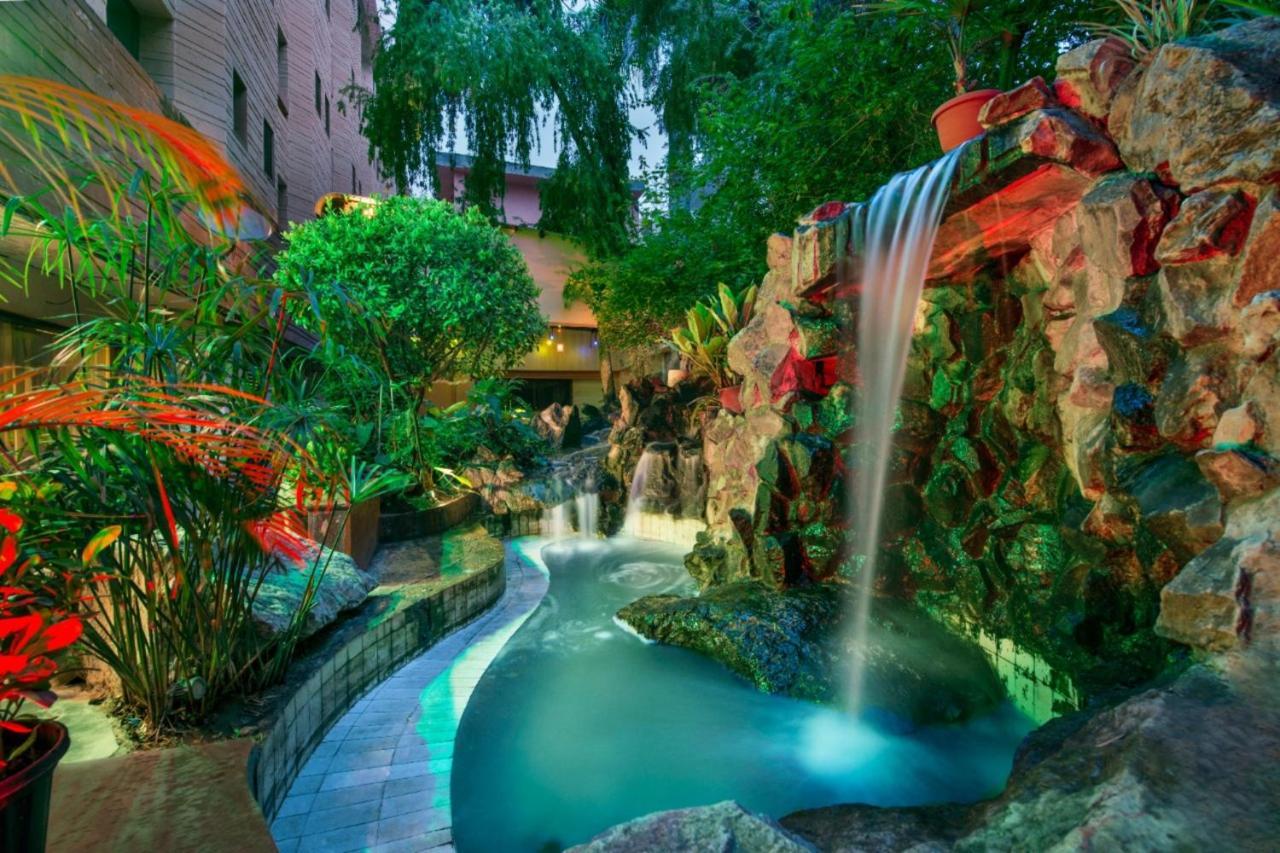 Hotel Abigail Goradia'S Ширди Экстерьер фото