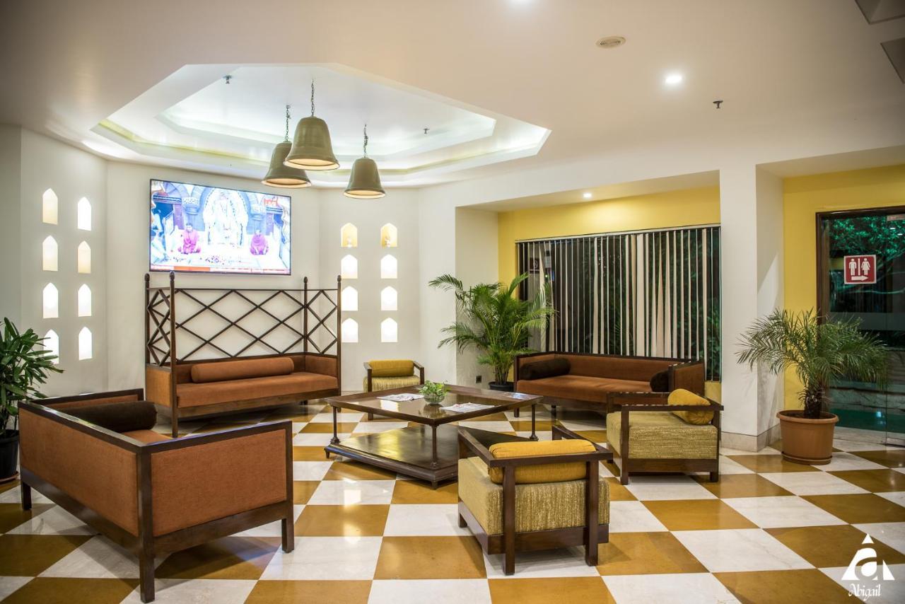 Hotel Abigail Goradia'S Ширди Экстерьер фото