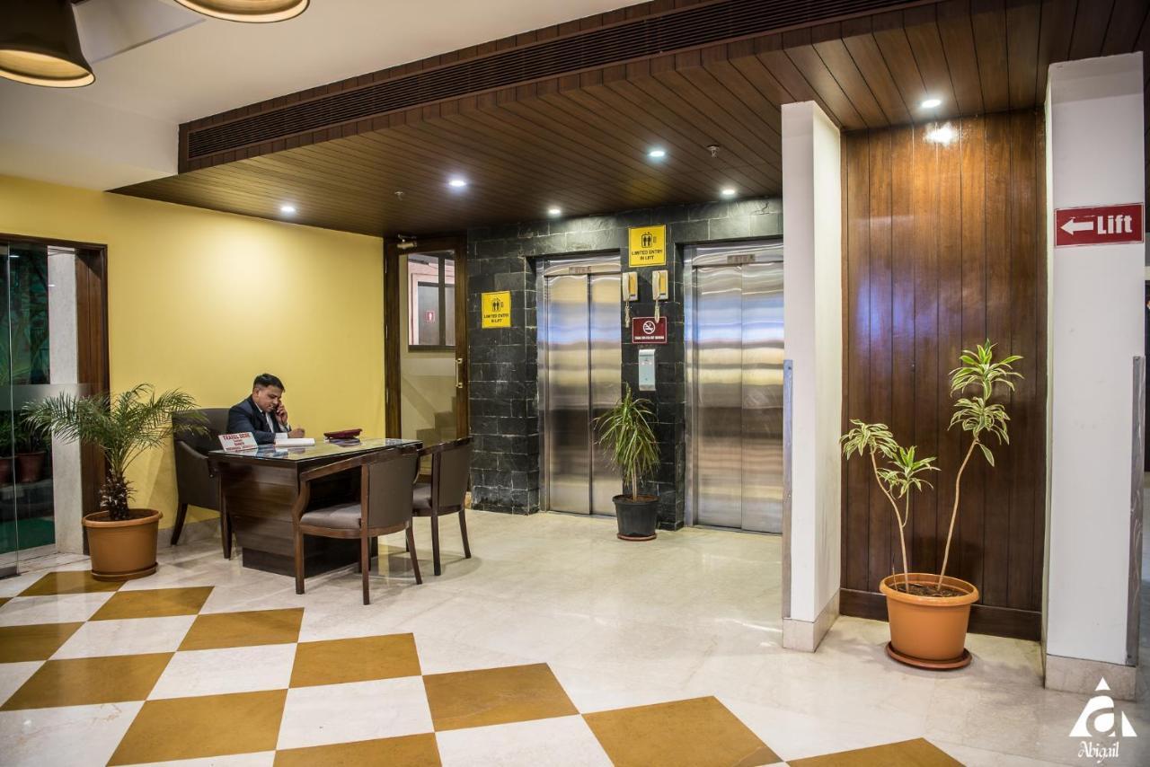 Hotel Abigail Goradia'S Ширди Экстерьер фото